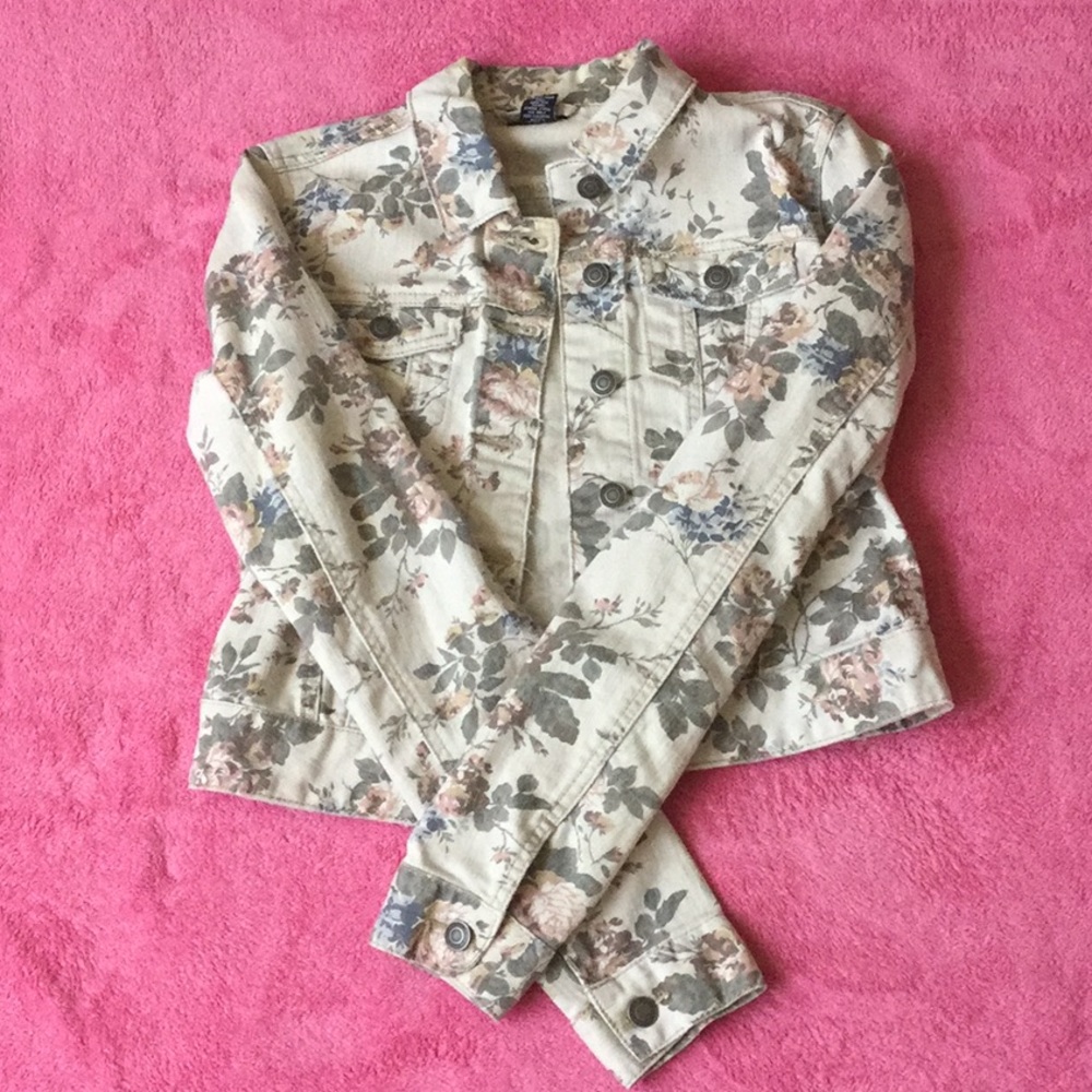 Jean Jacket - Picture 2 of 3